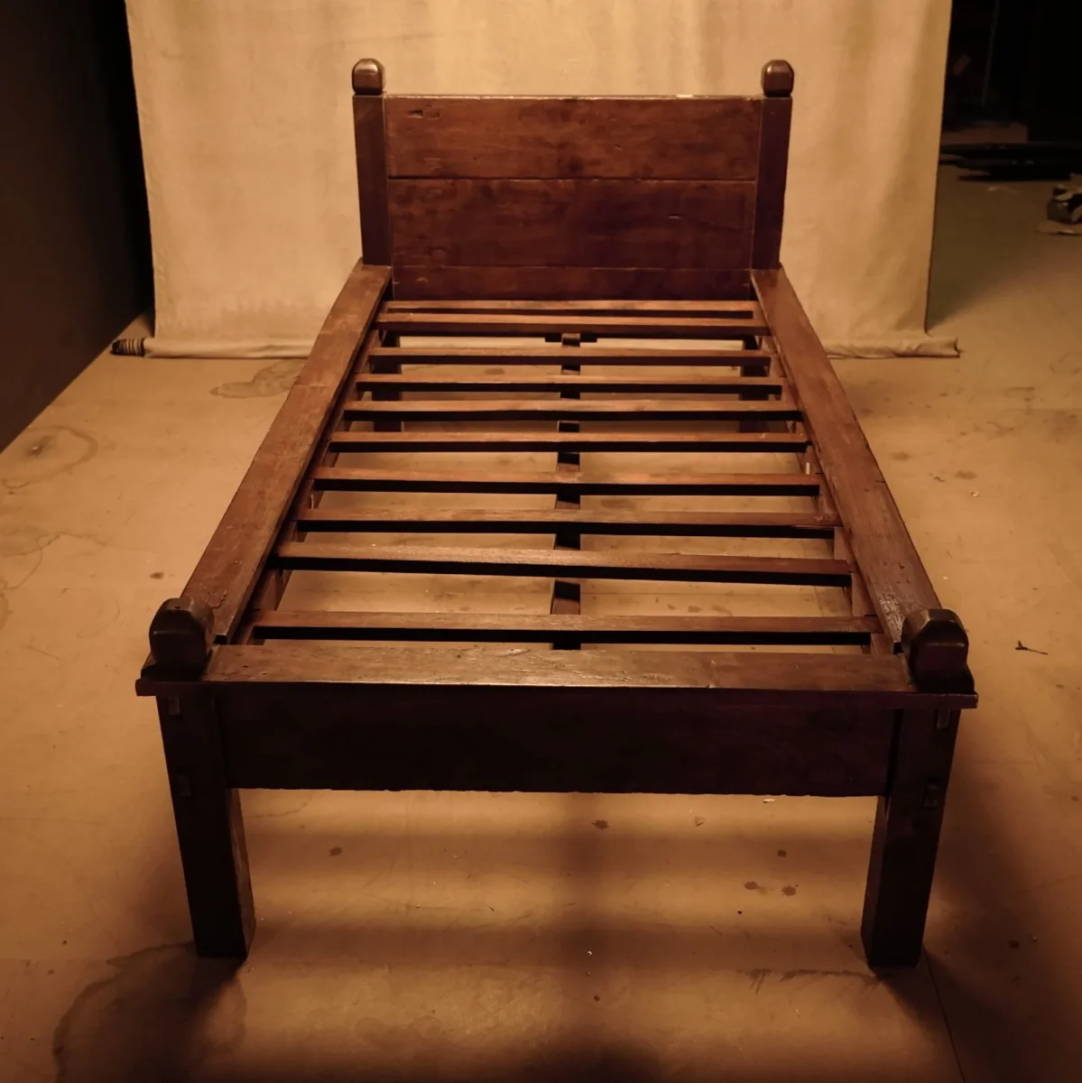 Cama individual de madera maciza estilo rústico 180x90