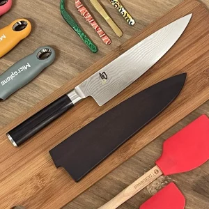 Cuchillo Chef Shun Classic 20cm con Funda Madera Saya Kai DM-0706