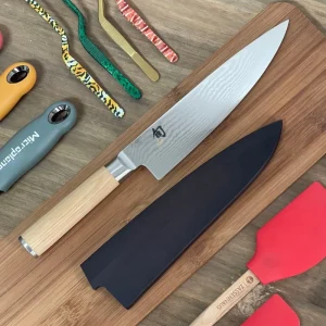 Cuchillo Chef Shun Classic White 20cm con Funda Madera Kai DM-0706W