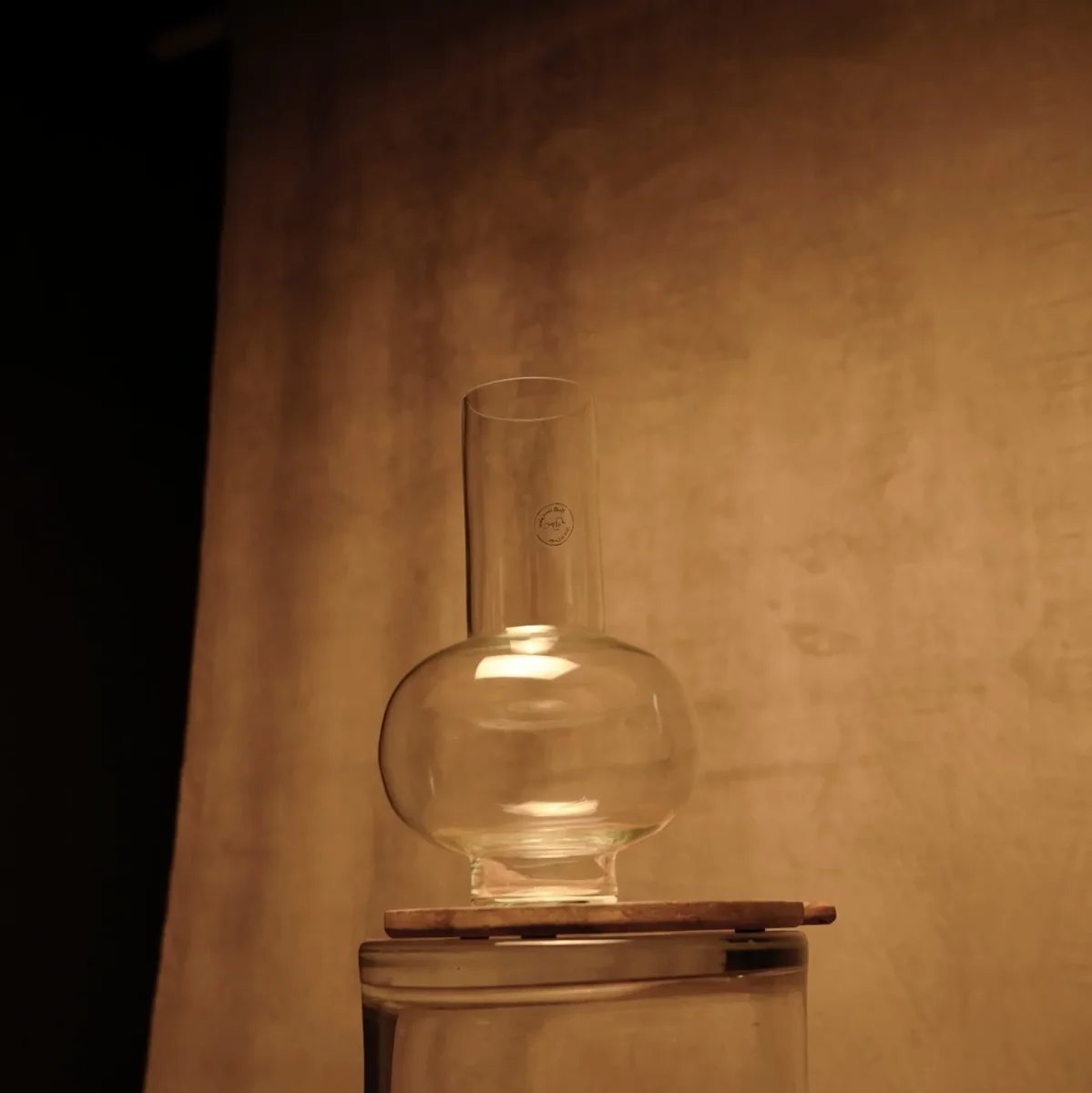 Florero de Vidrio Soplado - Elegancia Atemporal