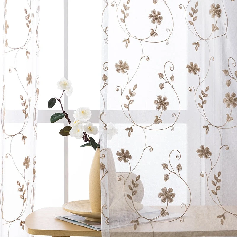 Visillo bordado con ramas y flores - Imagen 5