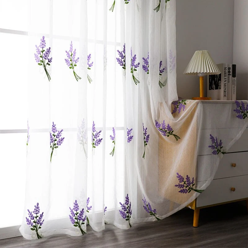 Visillo bordado con motivo floral