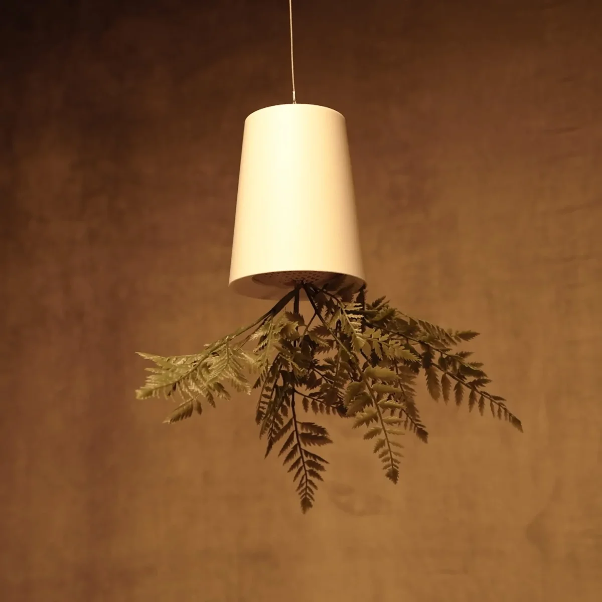 Maceta Boca abajo Skyplanter de Boskke