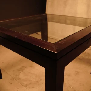 Mesa de madera oscura con cristal estilo rústico 110x110