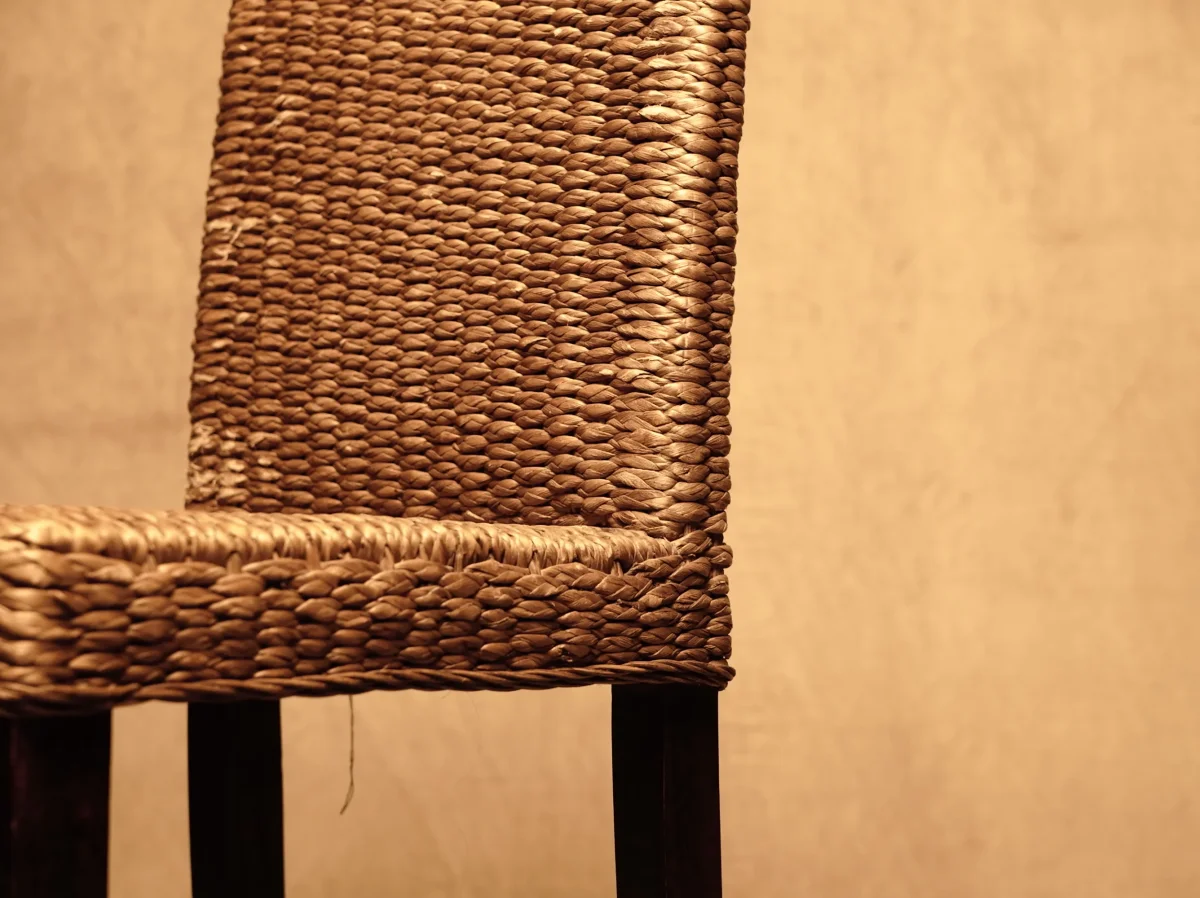 Taburete de Fibra con Respaldo - Estilo Artesanal Boho Rústico - Imagen 5